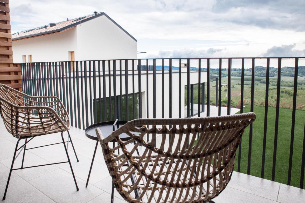 Tavarneta Estate Dobrovo Extérieur photo